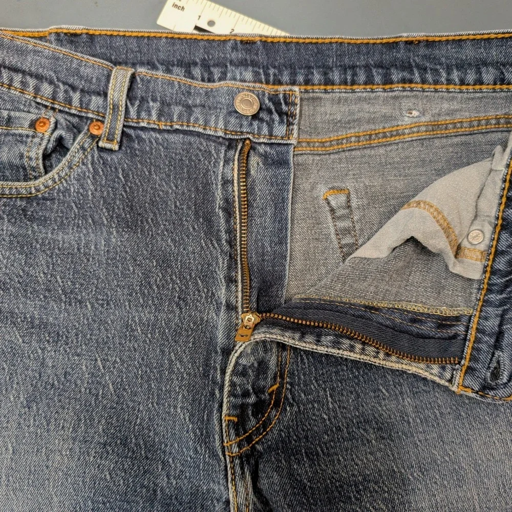 Levi's 505 Regular Fit Jeans Mens 38x30 Blue Medium Wash Straight Leg 00505-2018